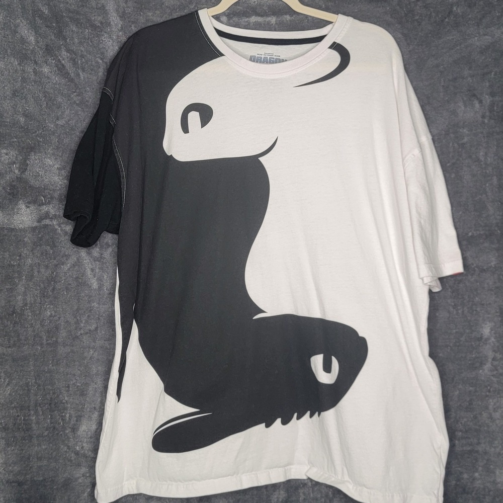 How To Train Your Dragon Men 2XL‎ Toothless Light Fury HTTYD Colorblock T-Shirt